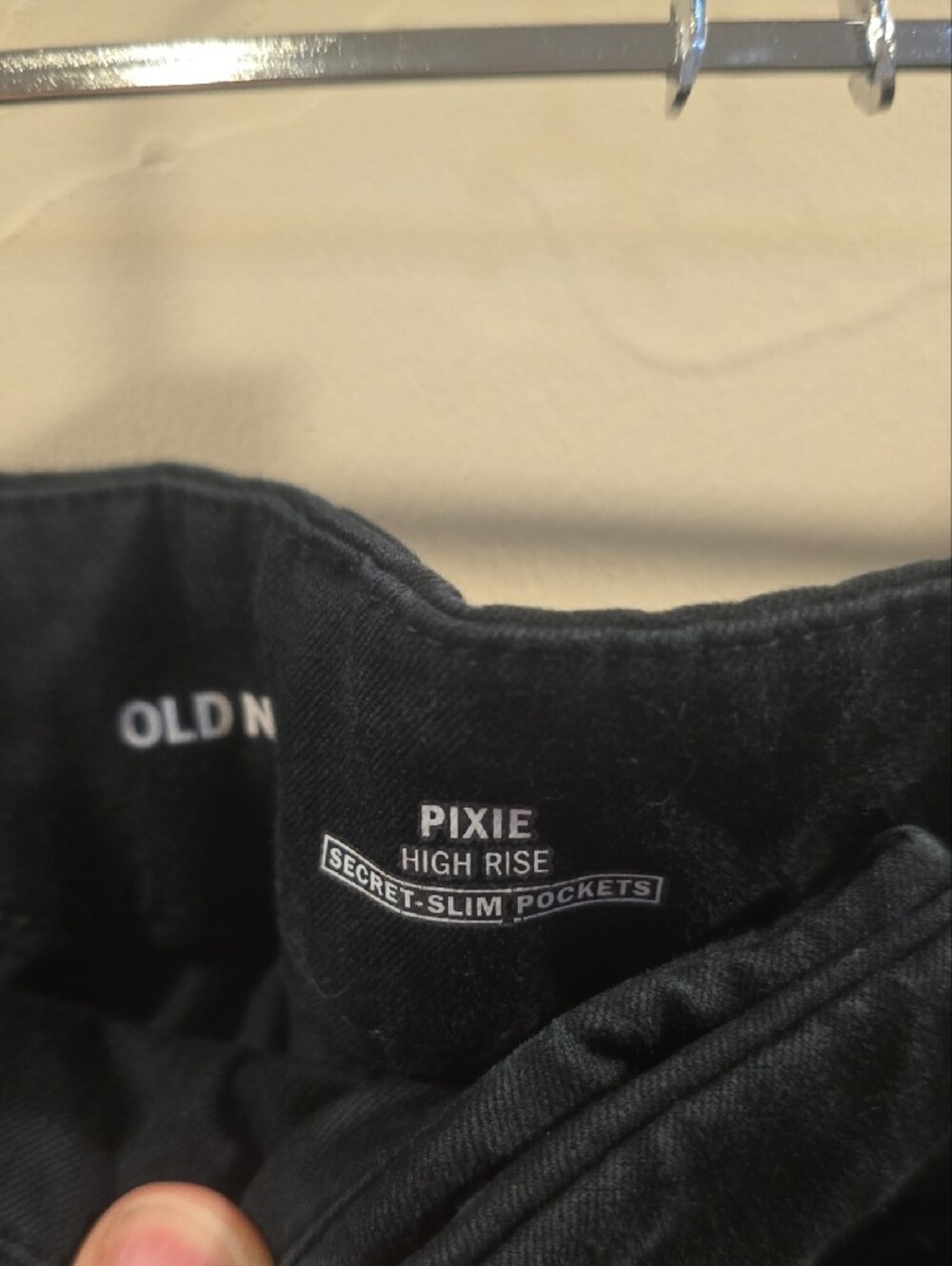 Old Navy black pixie pants high rise - Picture 2 of 3